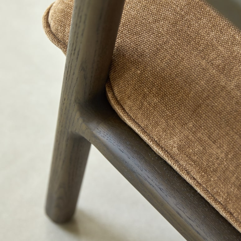 Emma - Sillón de roble macizo y tejido marrón
