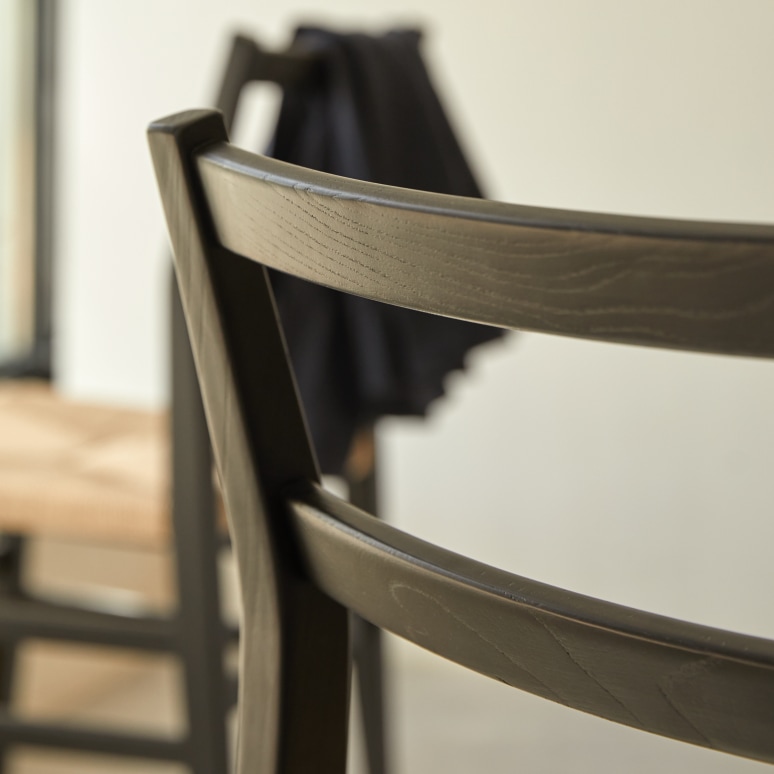 Clarisse - Chaise en orme massif noir et cordage