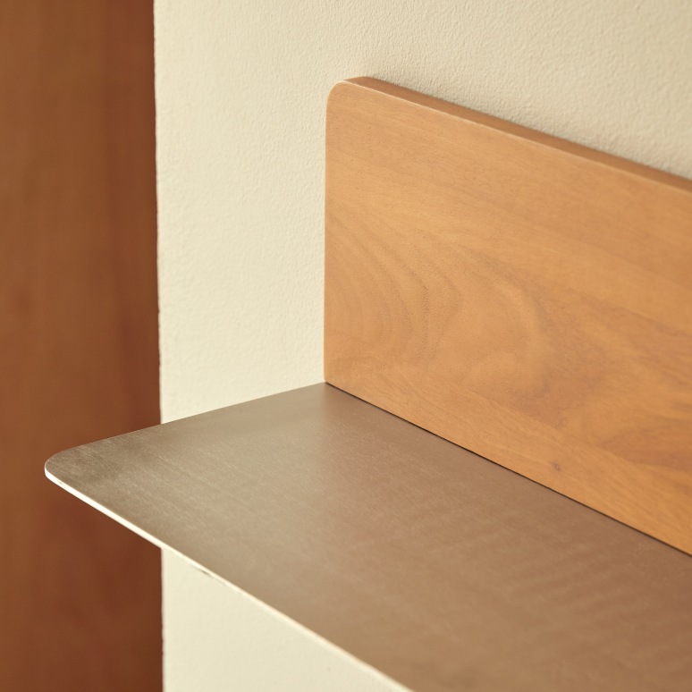 Isaia - Badezimmer-Wandregal aus Mangoholz und Metall