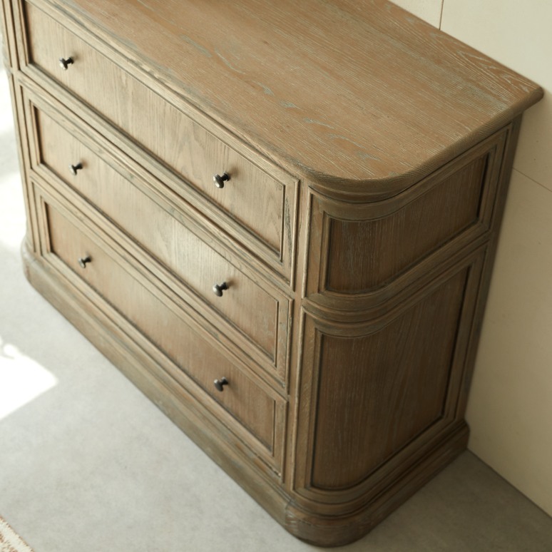 Louise - Commode en chêne