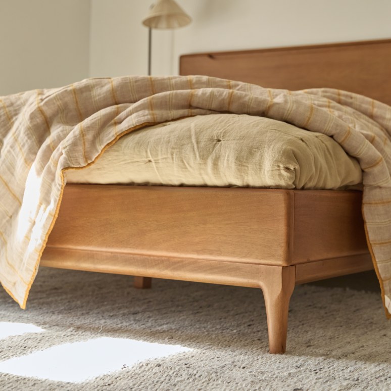 Gabrielle - Bett aus massivem Mangoholz 160 x 200 cm