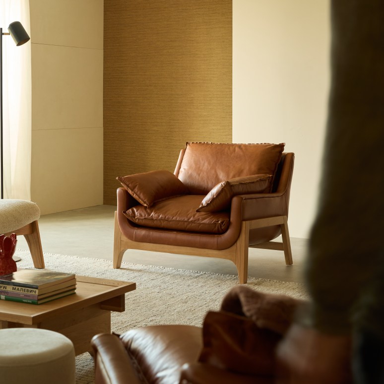 Woodnest - Leren fauteuil en massief eikenhout