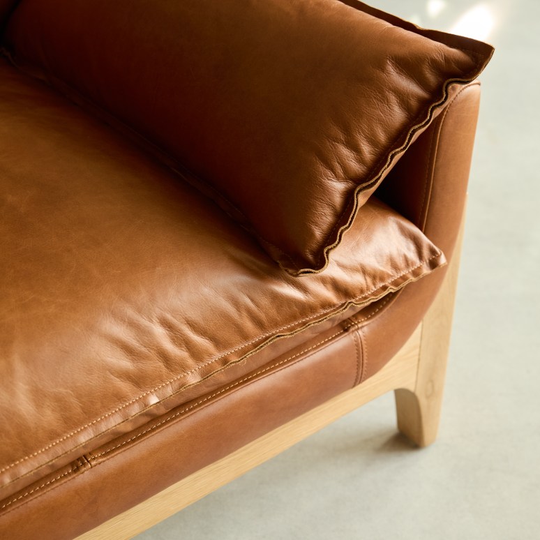 Woodnest - Leren fauteuil en massief eikenhout