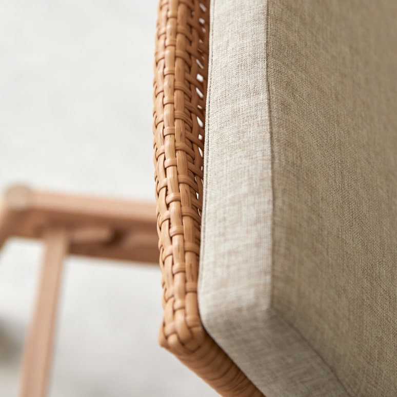 Sam - Chaise longue de jardin en acacia massif et cannage