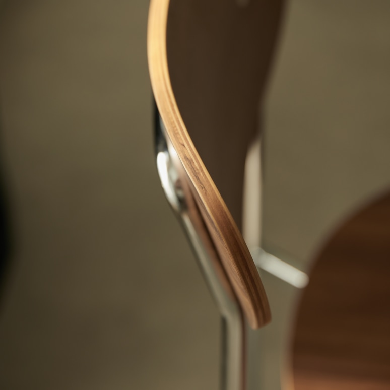 Lilo - Chair in walnut and chrome-plated metal