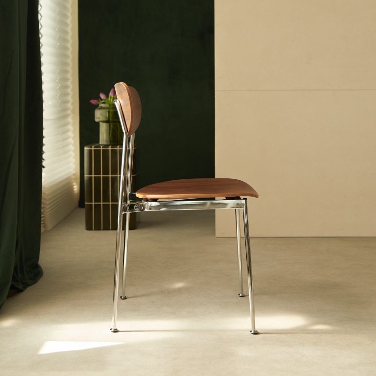 Lilo - Chair in walnut and chrome-plated metal