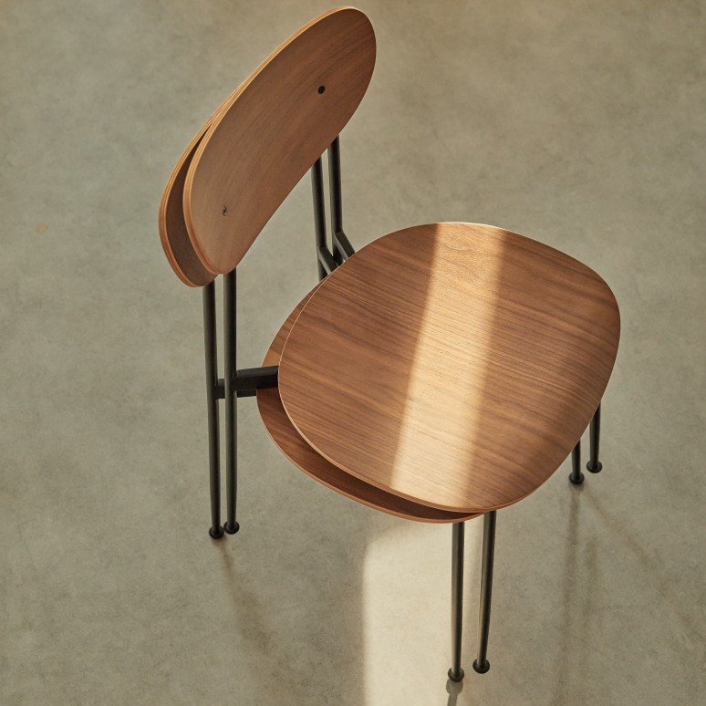 Lilo - Walnut and black metal chair