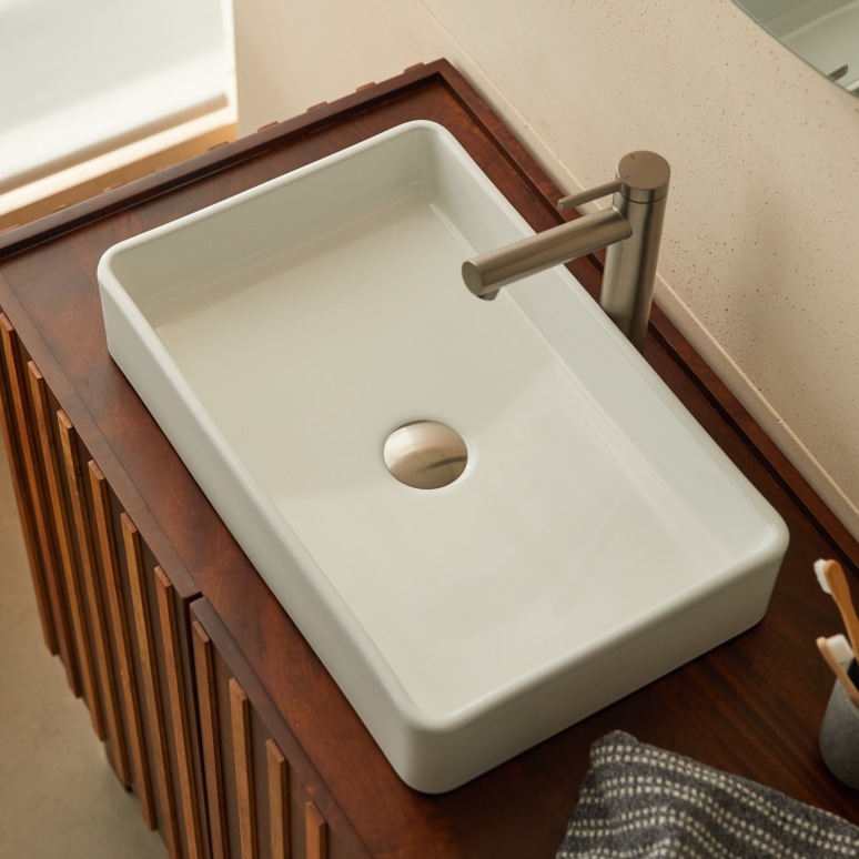 Iris - Rectangle ceramic basin