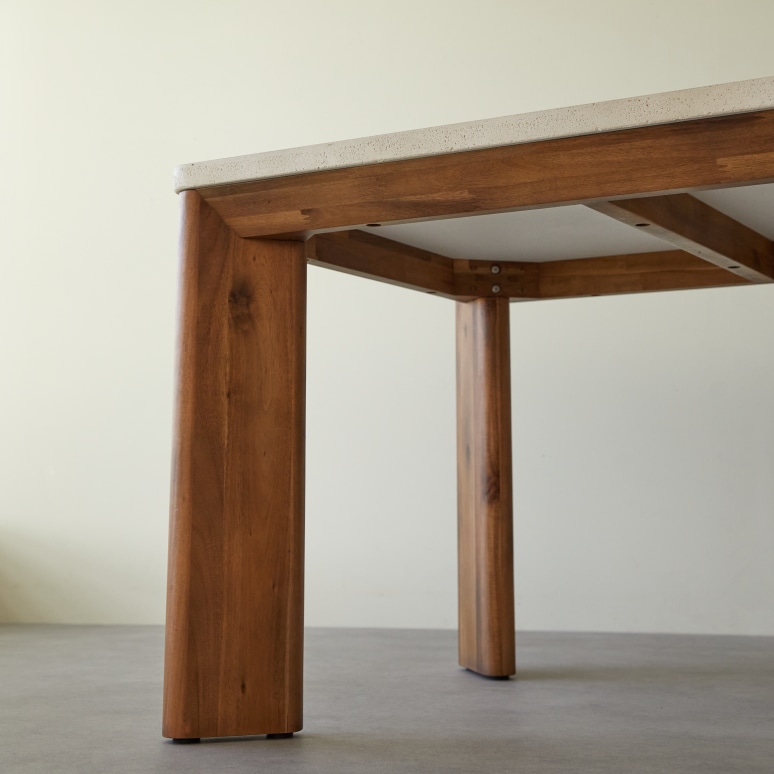 Bianca - Garden Table in solid acacia and ecru cement, 6/8 pers.