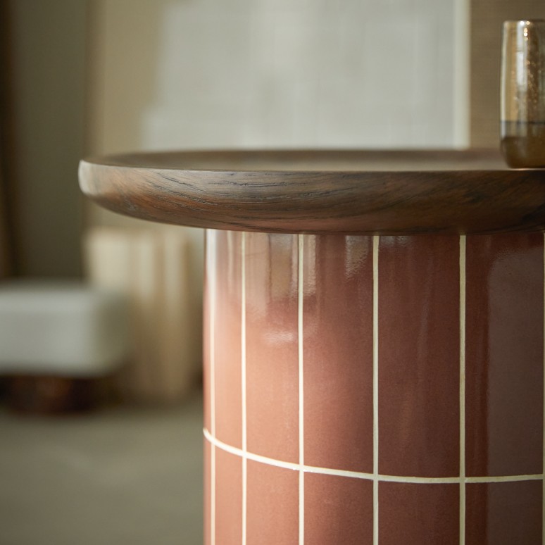 Georges - Mesa auxiliar terracota de cemento efecto azulejo y roble