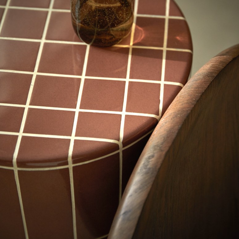 Georges - Terracotta side table in tile-effect cement and oak