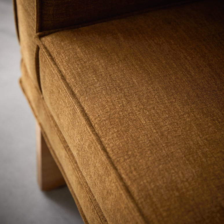 Miu - Canapé en chêne massif et tissu ocre, 3 places