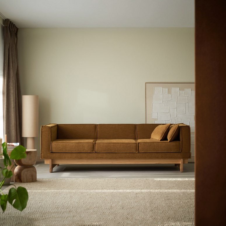 Miu - Sofa aus massivem Eichenholz und ockerfarbenem Stoff, 3-Sitzer