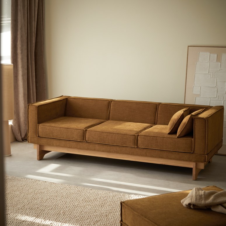 Miu - Sofa aus massivem Eichenholz und ockerfarbenem Stoff, 3-Sitzer