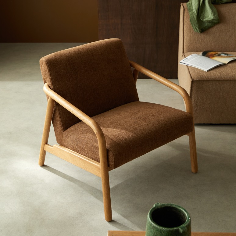 Axel - Fauteuil en chêne massif et velours camel