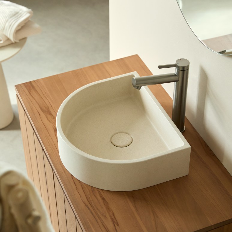 Jenna - Lavabo semicircular de terrazo crema, an. 38 cm