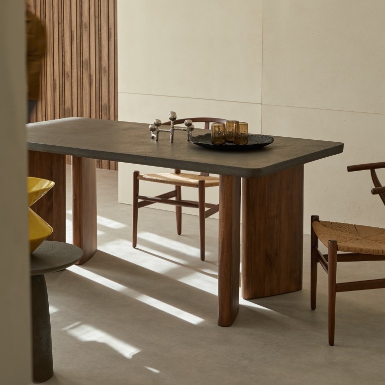 Sergio - Table en acacia massif et ciment dark grey 6/8 pers.