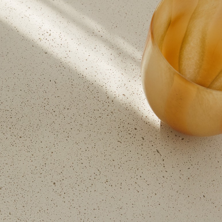 Miguel - Table d'appoint en ciment blanc