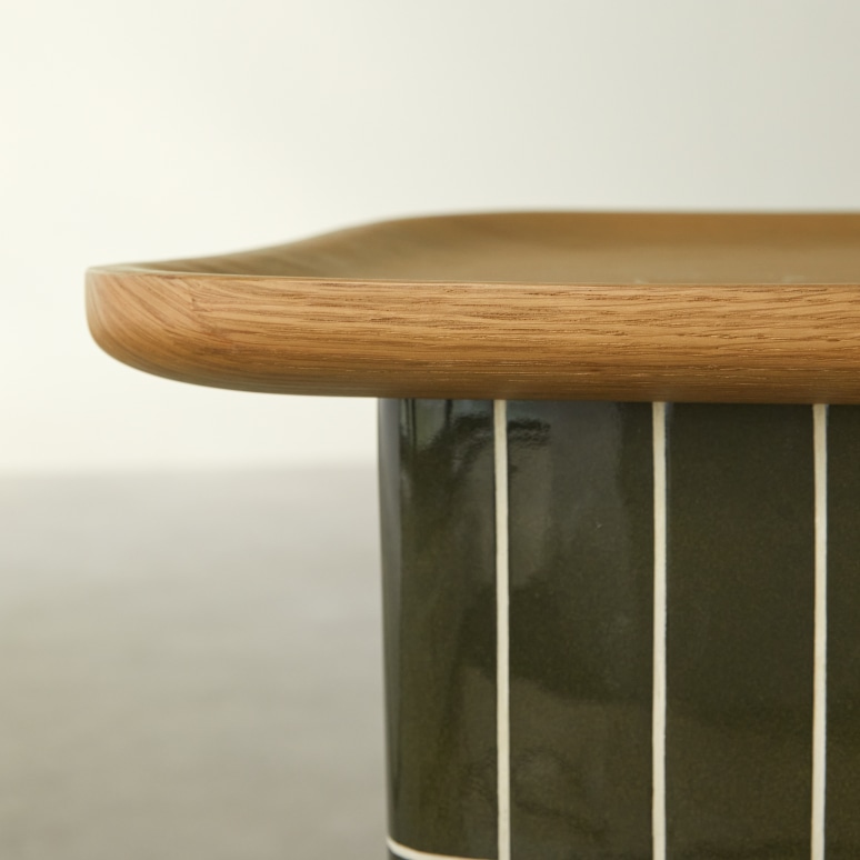 Georges - Green ceramic-effect side table with oak tray top