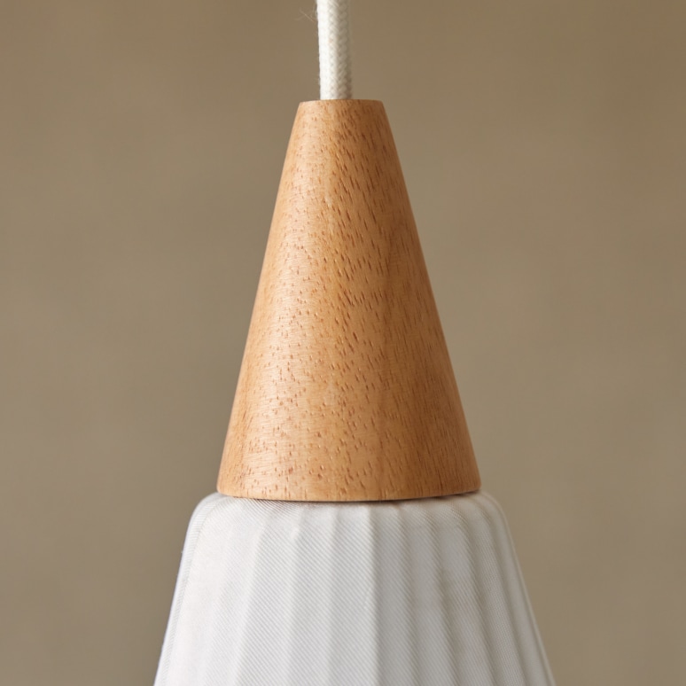 Drops - Lampen van witte stof en eikenhout 23 cm