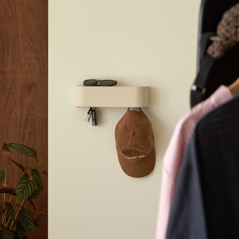 Ali - Estantería mural de entrada en terrazo crema