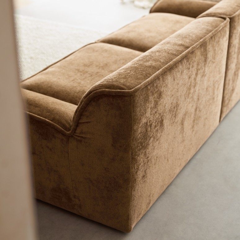 Quinto - Sofá modular con reposabrazos de tela camel, 3 plazas