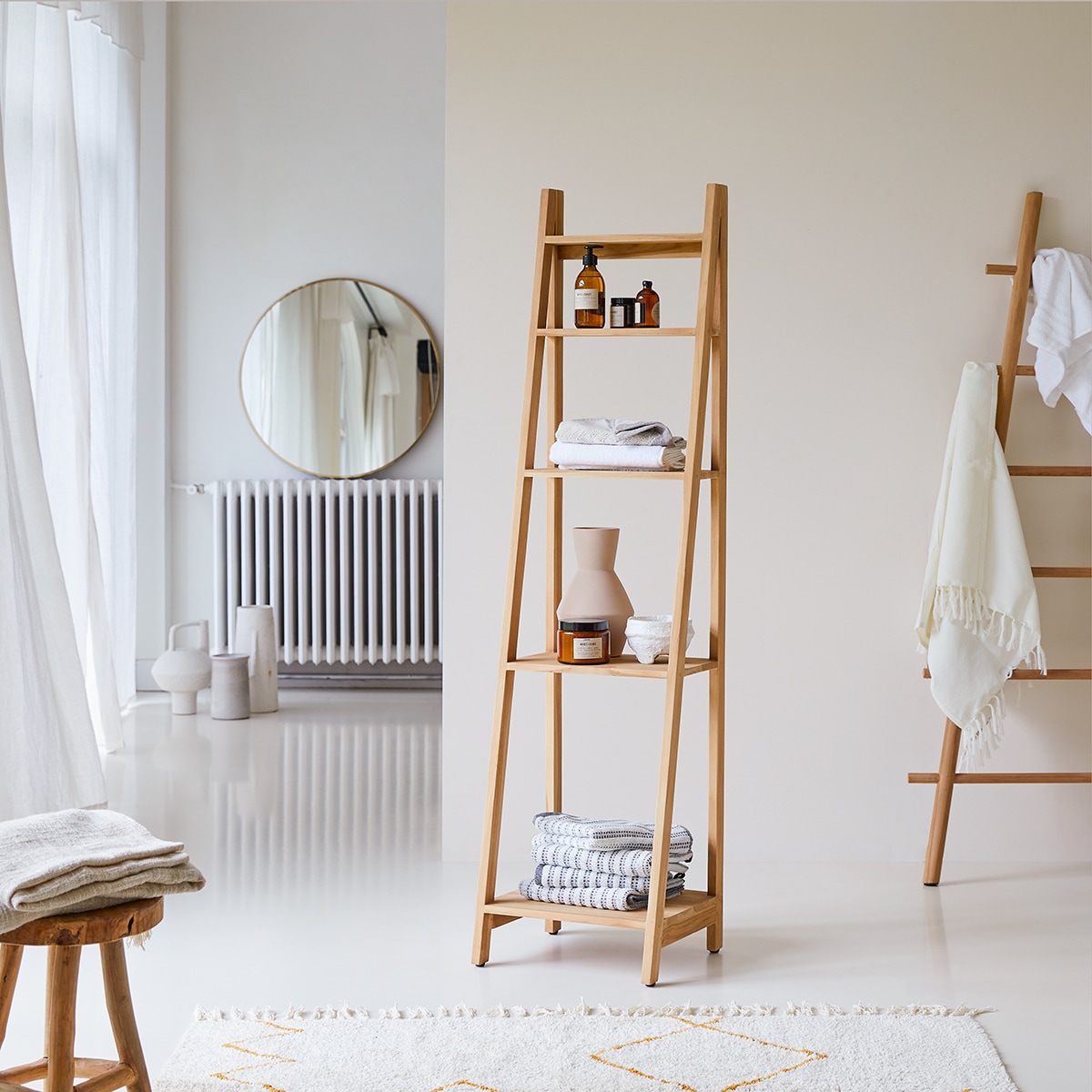 Etagère de Salle de Bain en bois de Teck Bahya Step FSC® - Tikamoon