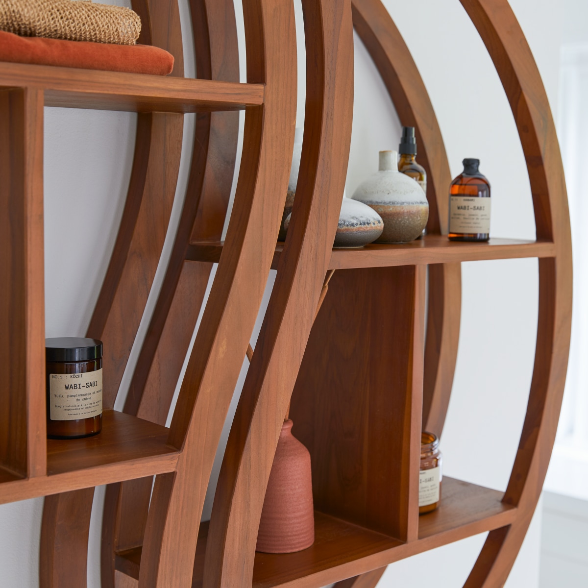 Ying Yang - Wandregal aus massivem Teak