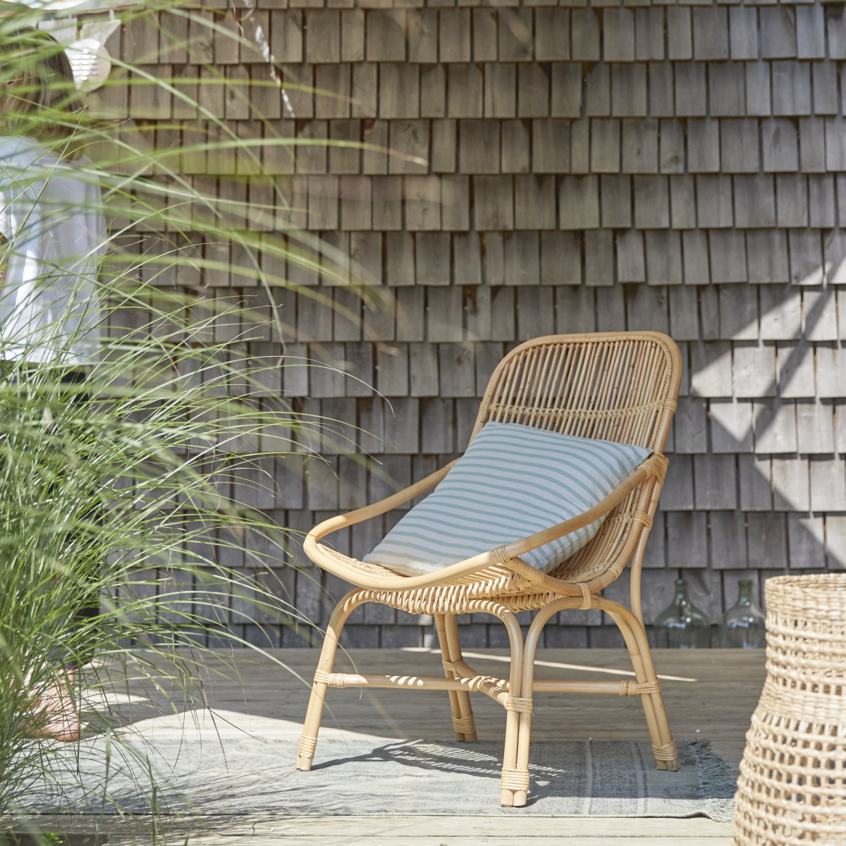 Fauteuil de jardin en rotin Pia naturel Tikamoon