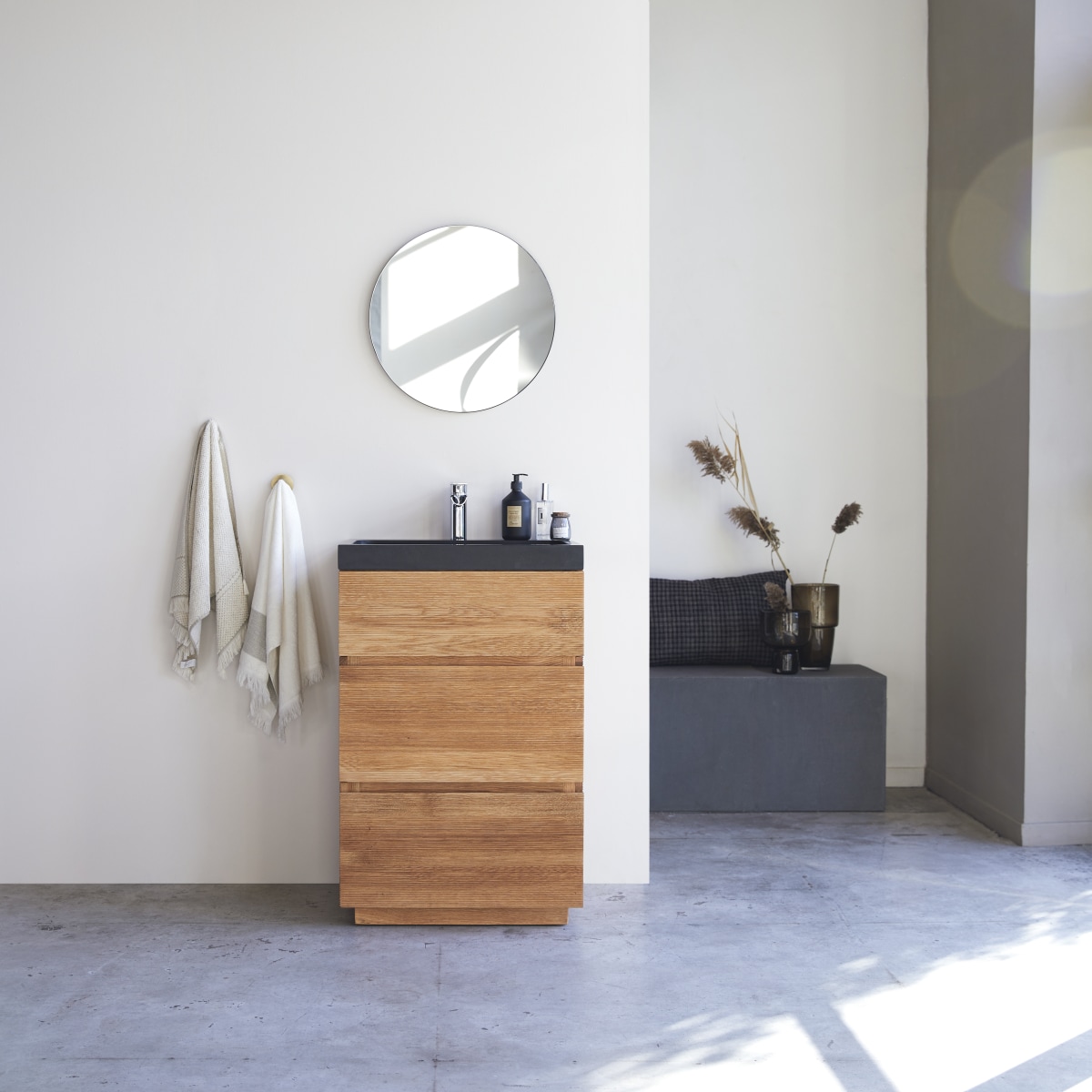 Meuble Salle de bain en bois de chêne et pierre de lave 60 Karl FSC - Tikamoon
