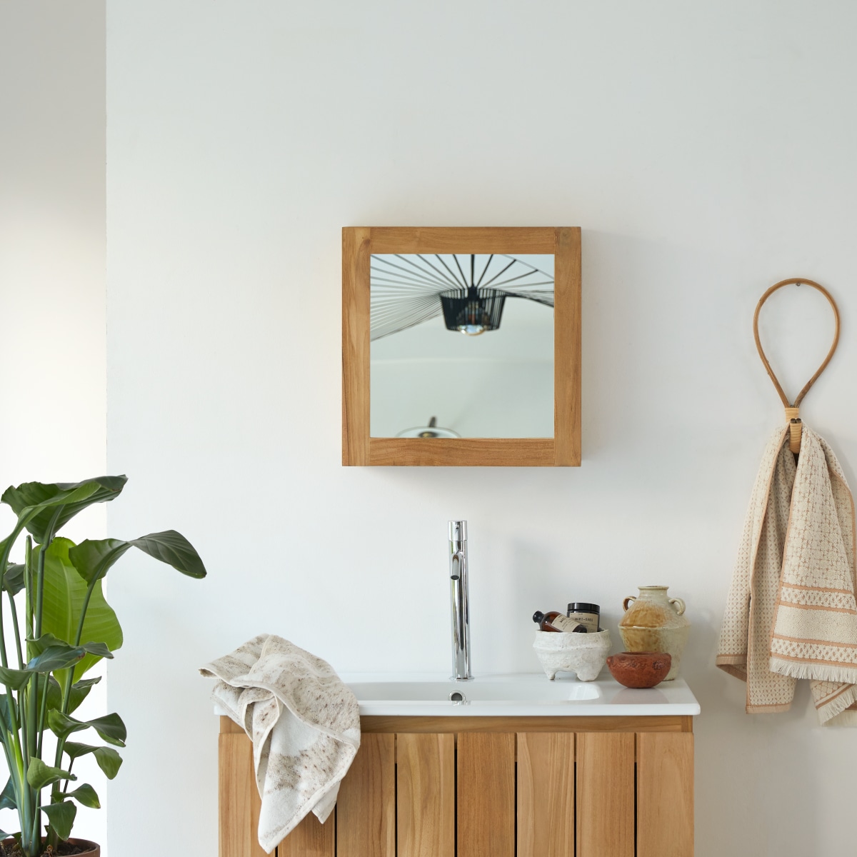 Jill Solid teak bathroom cabinet
