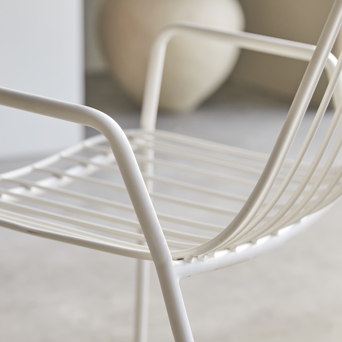 Arty - Sillón de metal blanco