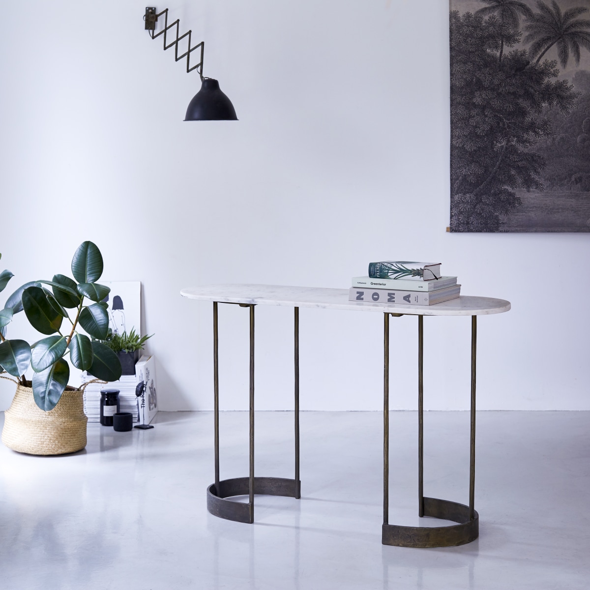 Gustav - Console table in marble and metal