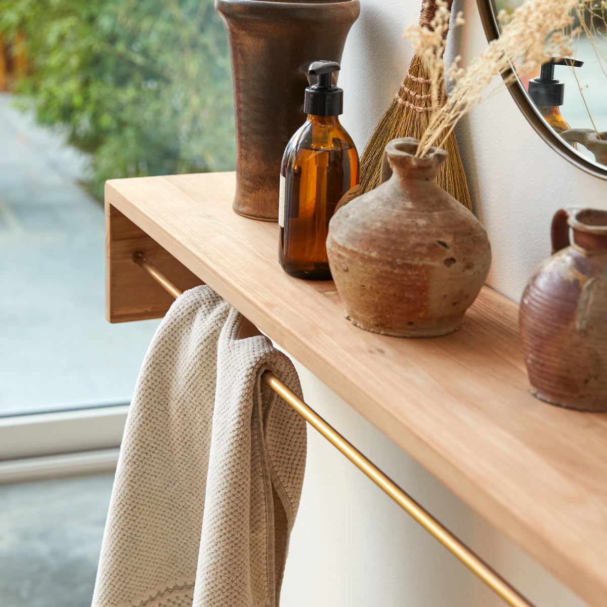 Sasha - Wall-mounted towel rail in solid teak, 100 cm