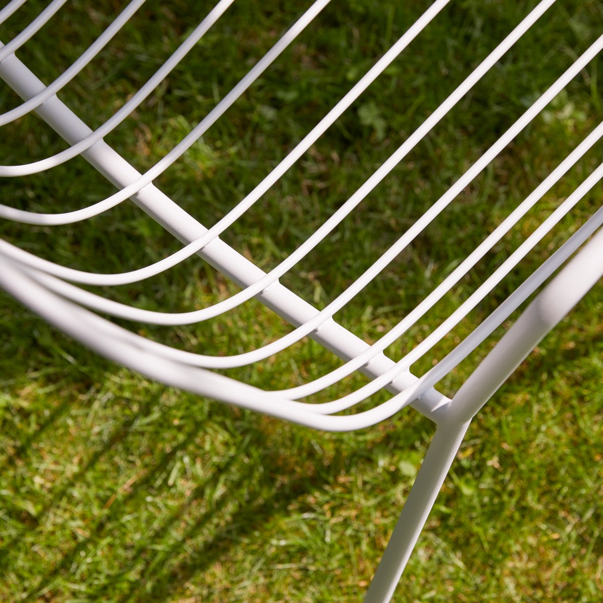 Arty - White metal garden armchair