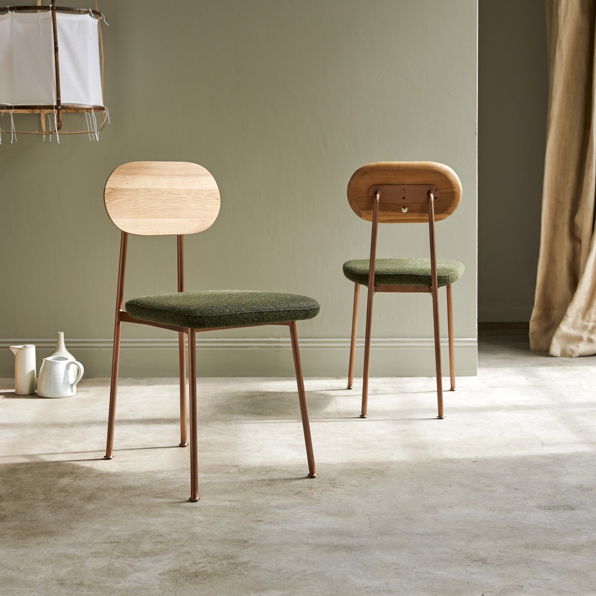 Chaise Yutapi kaki en bois de chêne Tikamoon