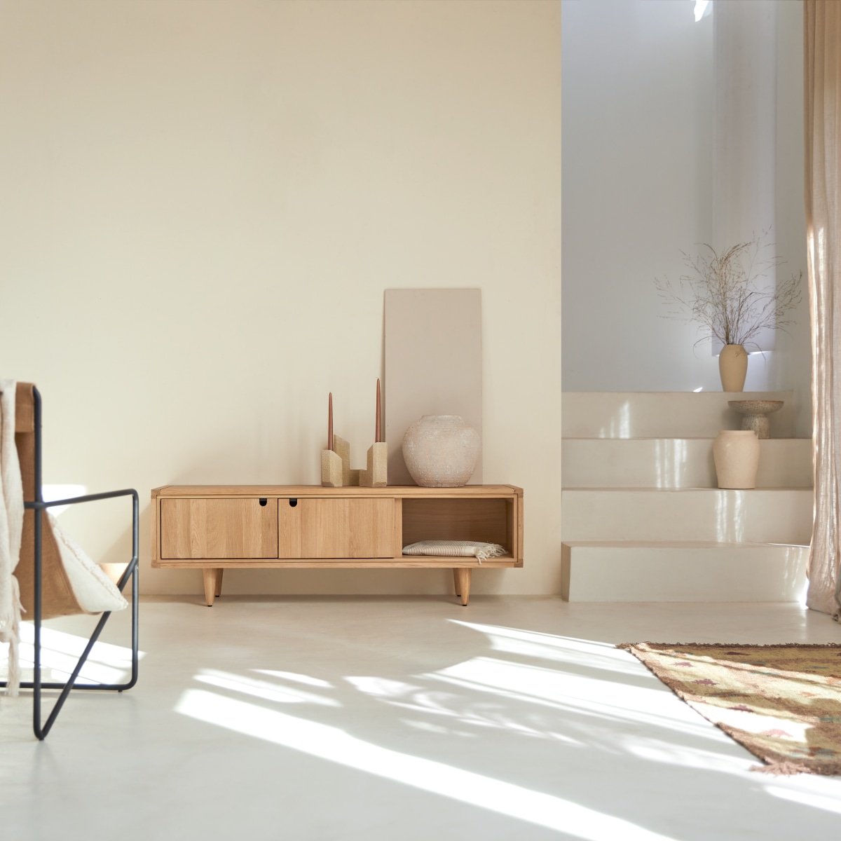 Meuble TV en bois de chêne 140 Jonàk FSC® - Tikamoon