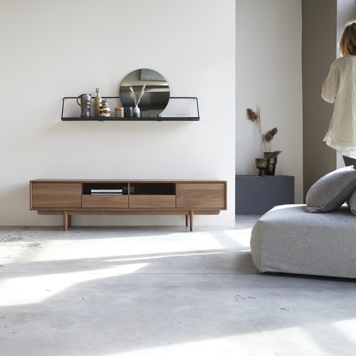 TV-meubel Met 4 Rotan Deuren - 180 X 40 X 51 Cm - Verstelbare Poten Spaanplaat Eiken