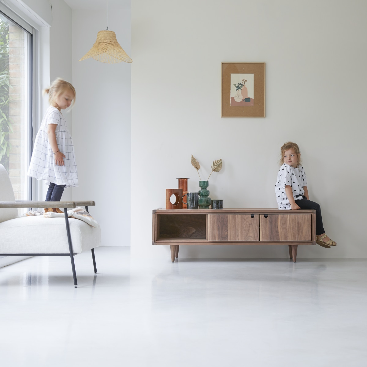 Meuble TV en bois de noyer 140 Jonàk FSC® - Tikamoon