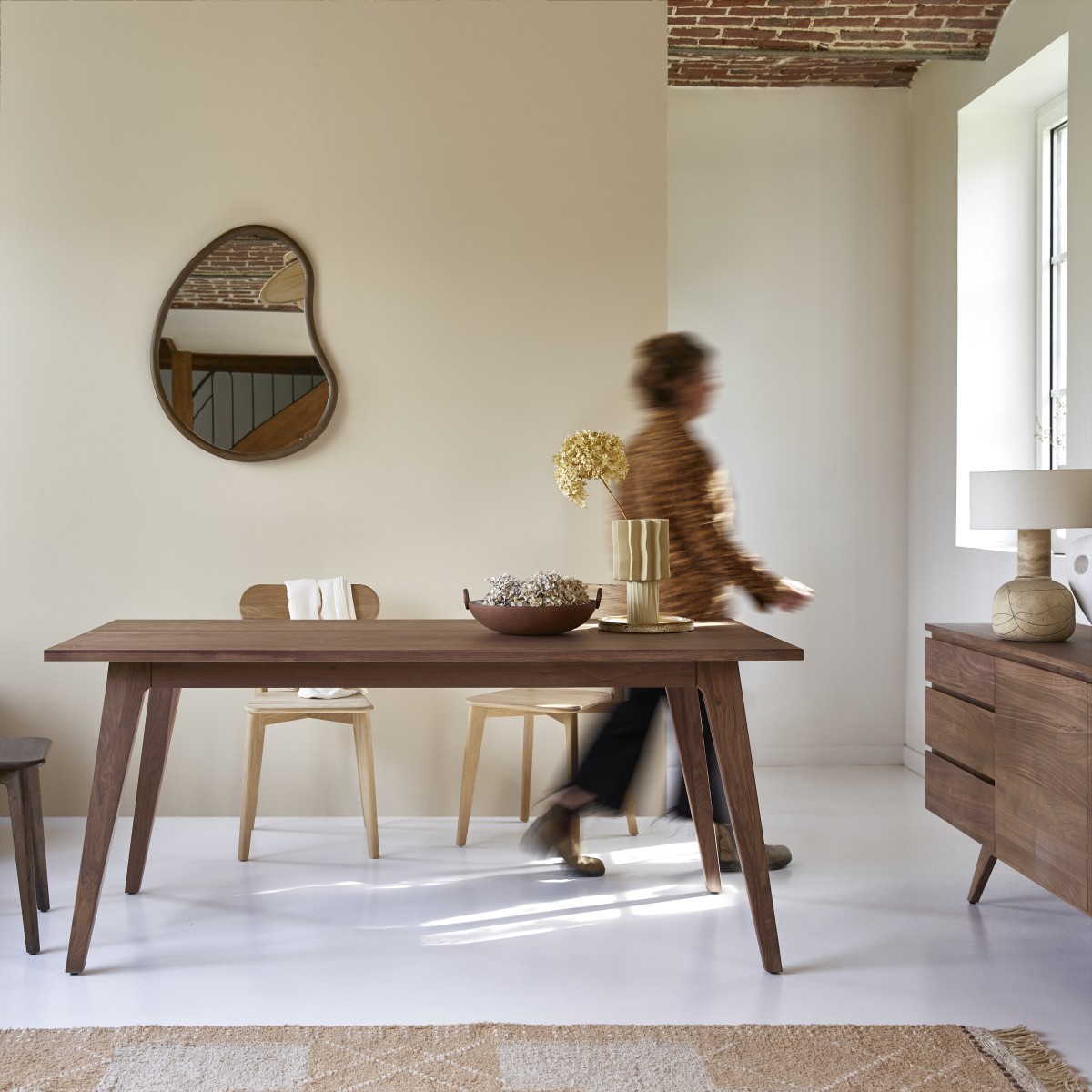 Table en bois de noyer 180x90 Esmée FSC - Tikamoon