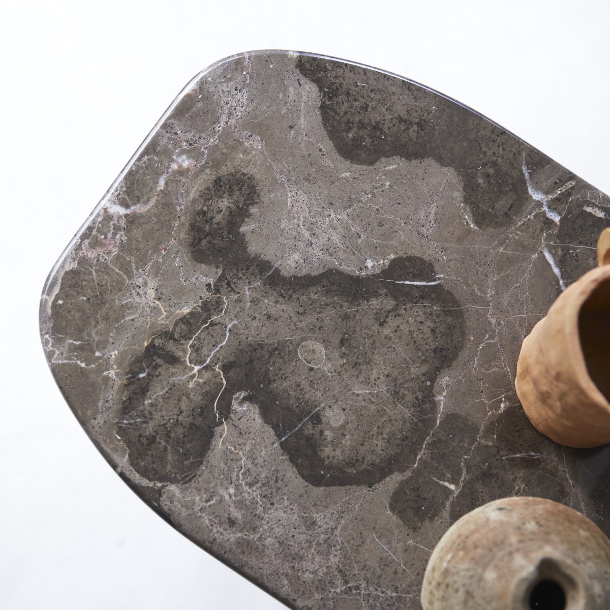 Keesog - Brown marble occasional table