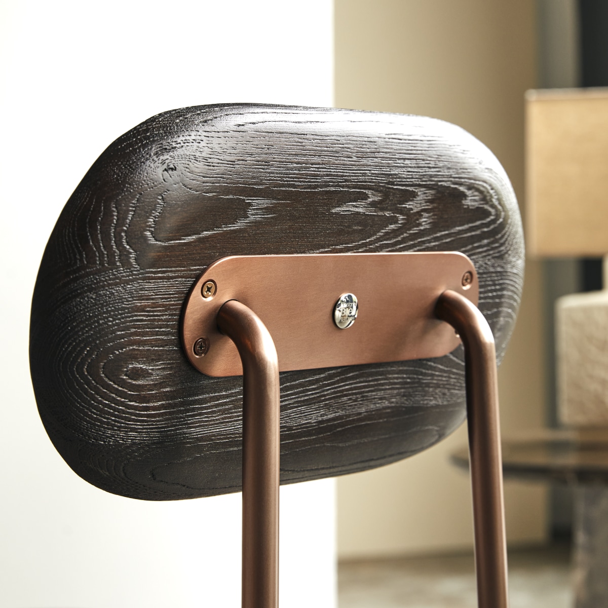 Yutapi - Chaise Mohawk choco en chêne massif