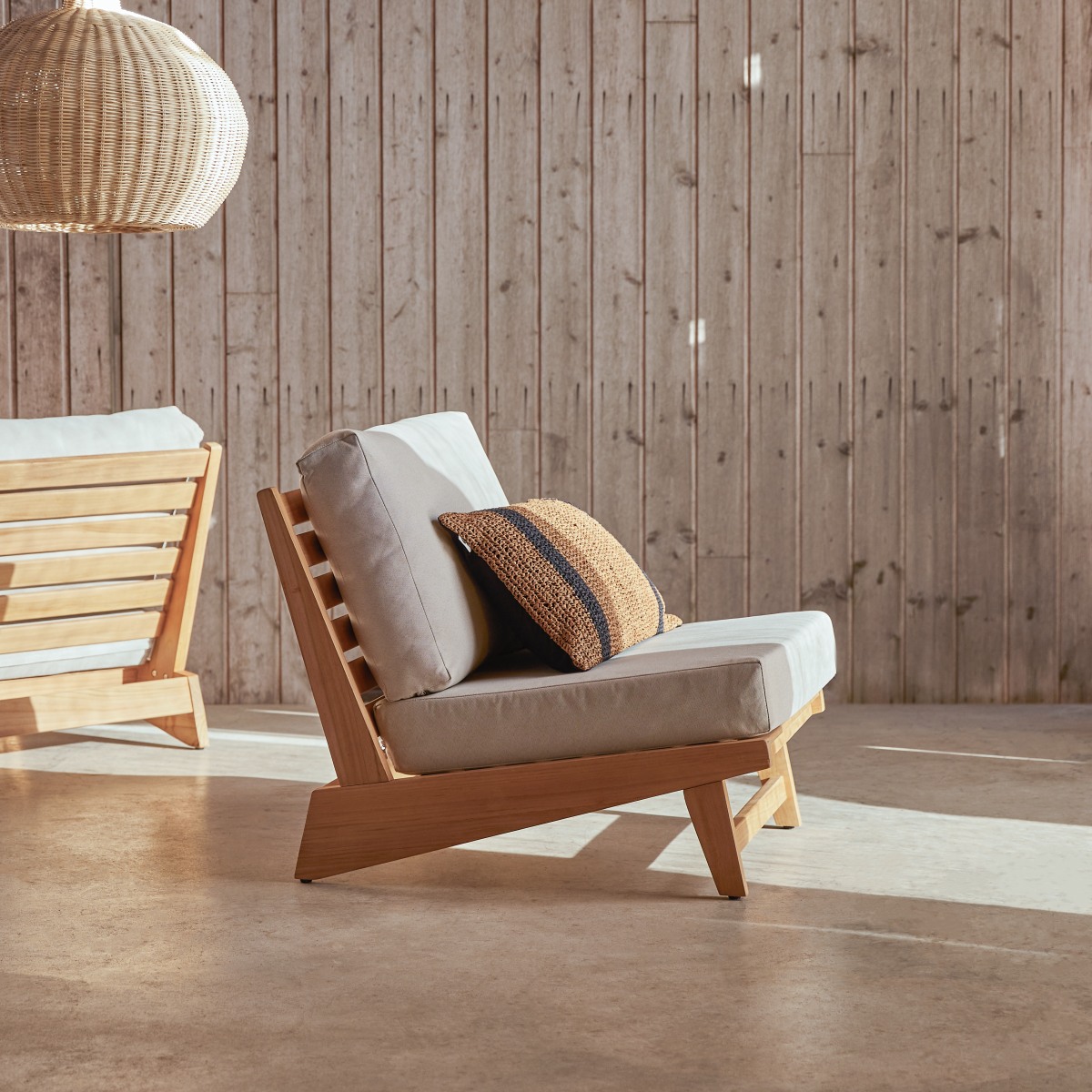 Fauteuil de jardin en bois de teck massif Olia FSC - Tikamoon