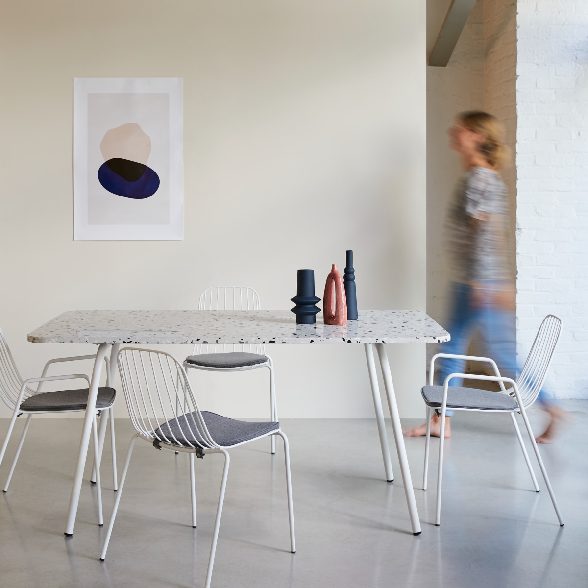 Table rectangulaire en terrazzo premium et métal 160 Elio white Tikamoon