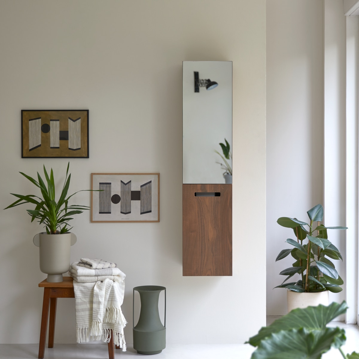Colonne miroir en bois de noyer 130 Line FSC - Tikamoon