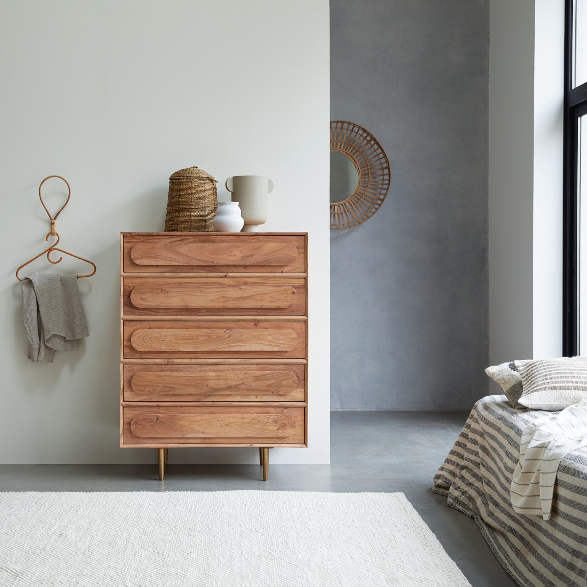 Chiffonnier en bois d'acacia 5 tiroirs Olga Tikamoon