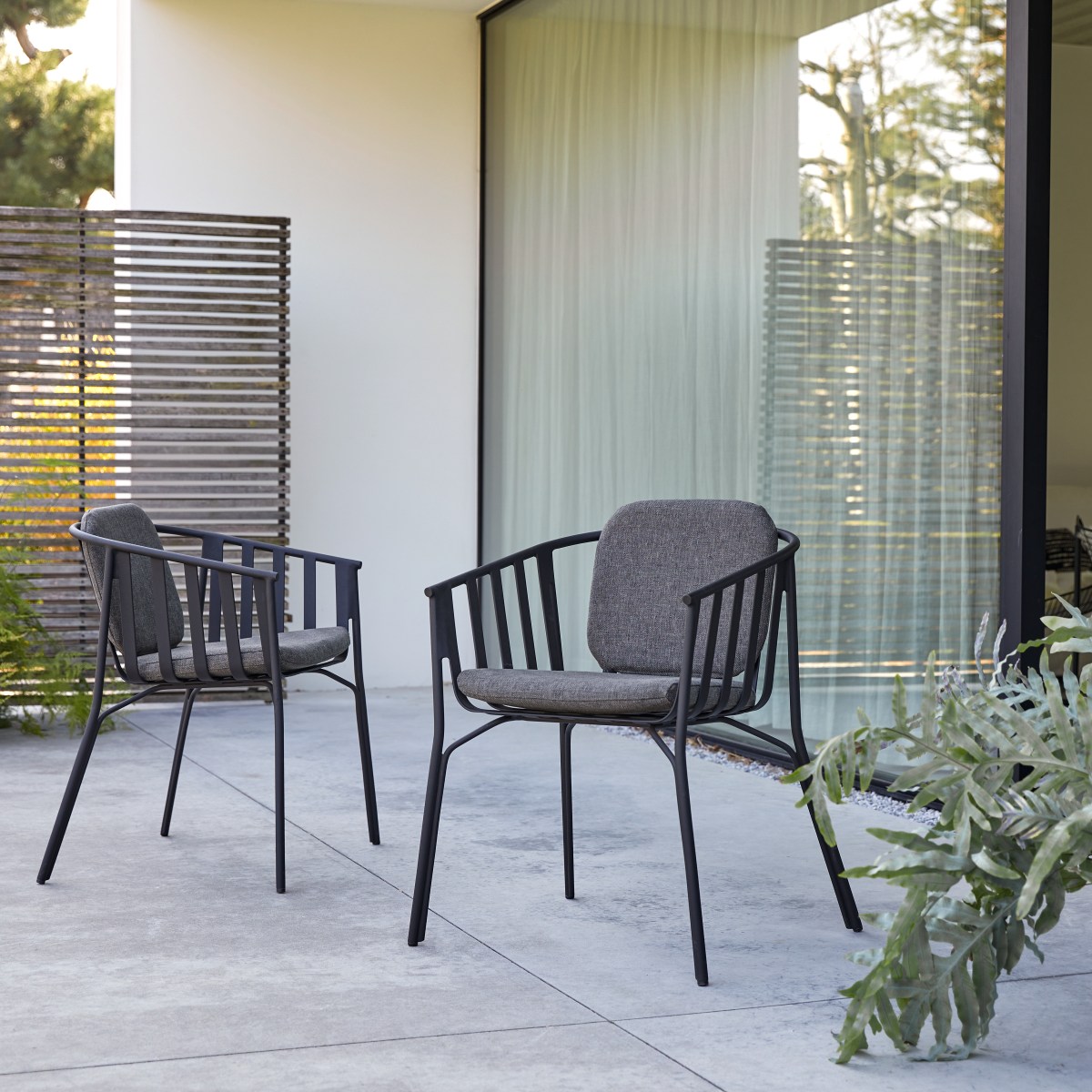 Fauteuil de jardin en aluminium et tissu gris Grazi Tikamoon