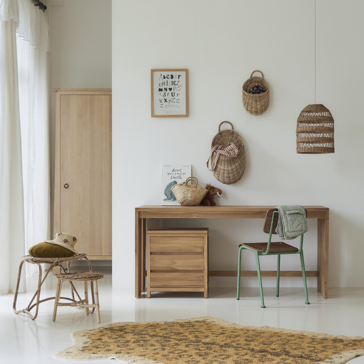 Bureau enfant en bois de teck 160 Eden avec caisson de rangement Tikamoon