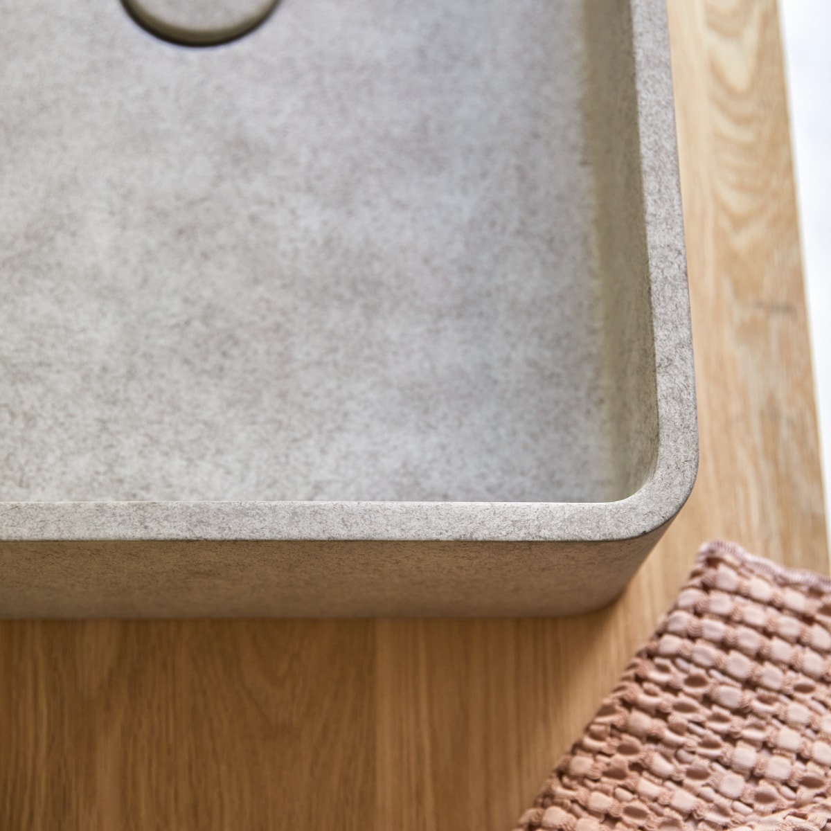 Iris - Rectangular washbasin in grey concrete