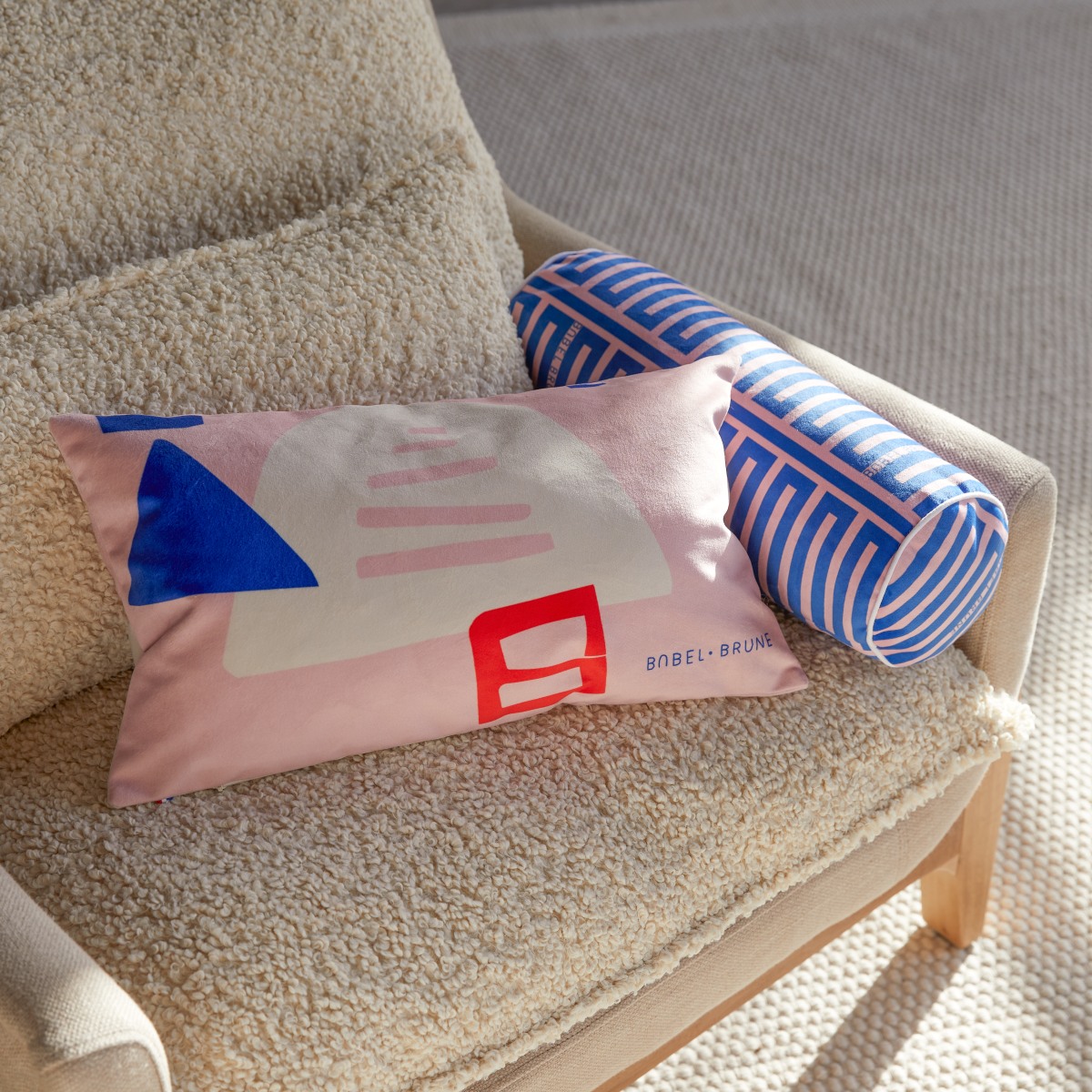 Coussin en suédine Babylone Pink 50x30 cm Tikamoon